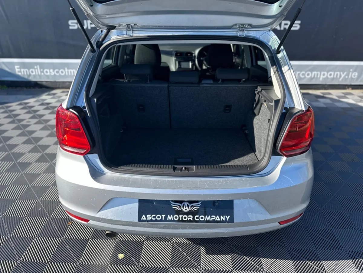 Volkswagen Polo Hatchback, Petrol, 2015, Silver