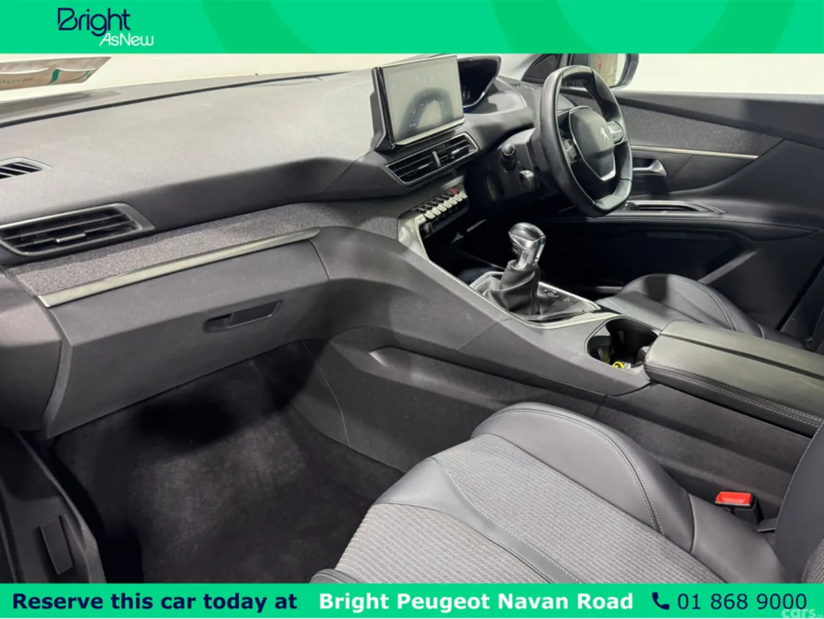 Peugeot 5008 MPV, Diesel, 2022, Grey