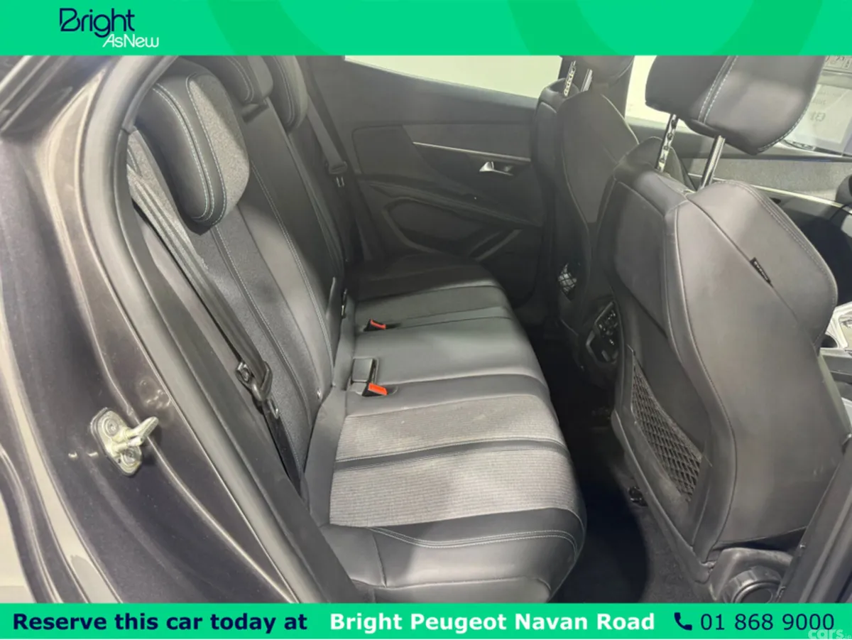 Peugeot 3008 MPV, Petrol, 2023, Grey