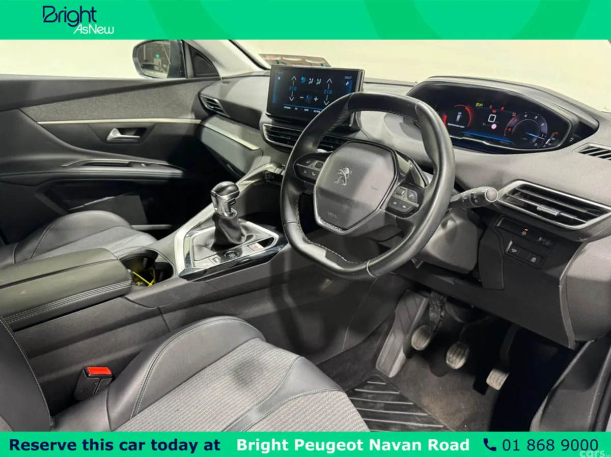 Peugeot 5008 MPV, Diesel, 2022, Grey