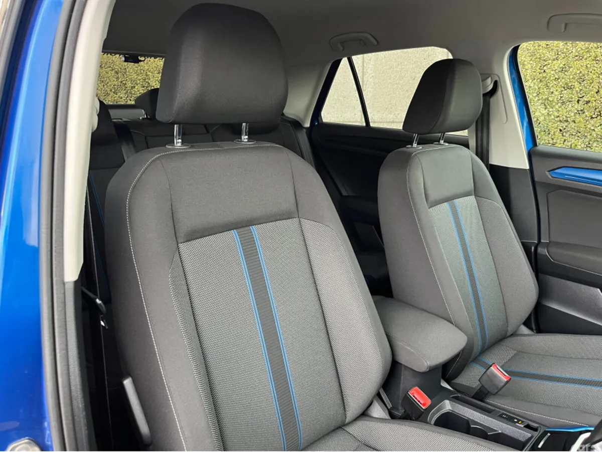 Volkswagen T-Roc SUV, Diesel, 2020, Blue