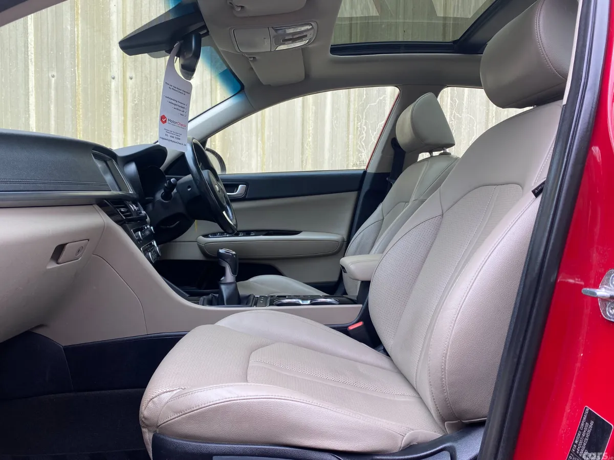 Kia Optima Saloon, Diesel, 2019, Red