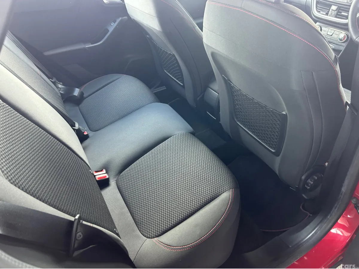 Ford Puma MPV, Petrol Hybrid, 2022, Red