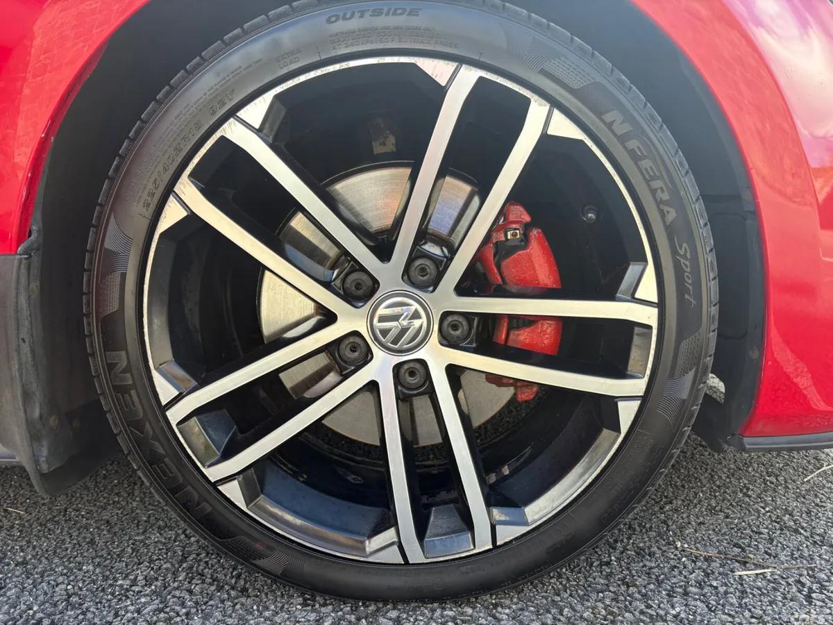 Volkswagen Golf Hatchback, Diesel, 2015, Red