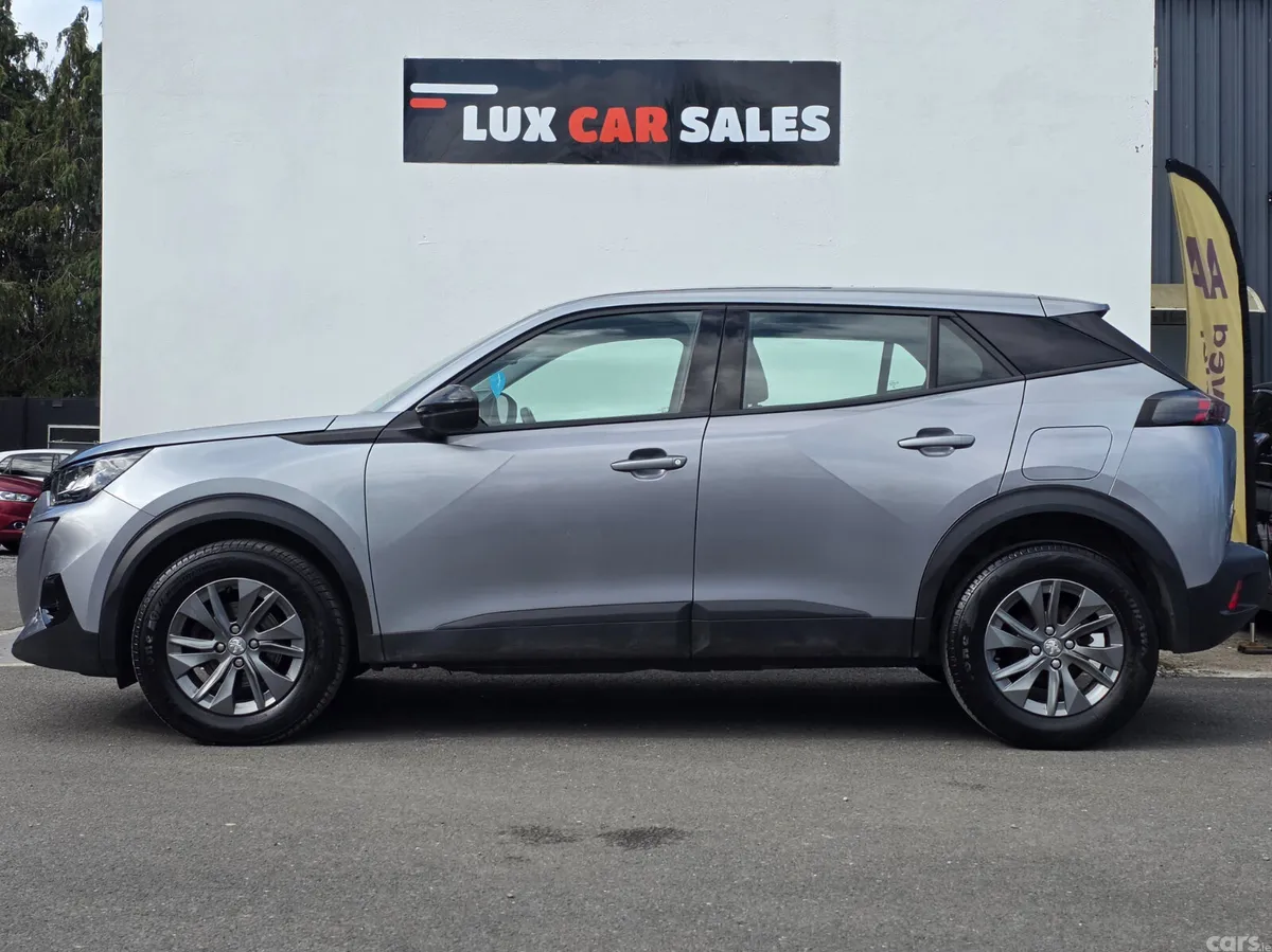 Peugeot 2008 MPV, Diesel, 2022, Grey