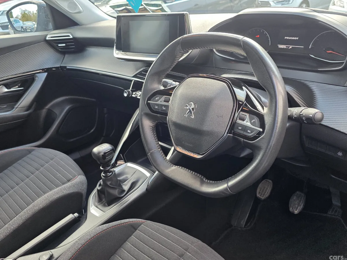 Peugeot 2008 MPV, Diesel, 2022, Grey