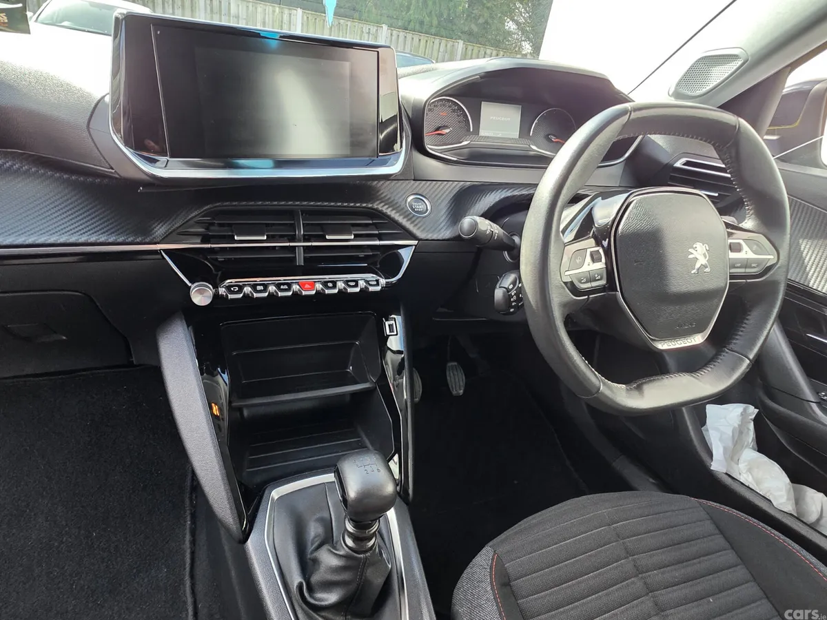 Peugeot 2008 MPV, Diesel, 2022, Grey