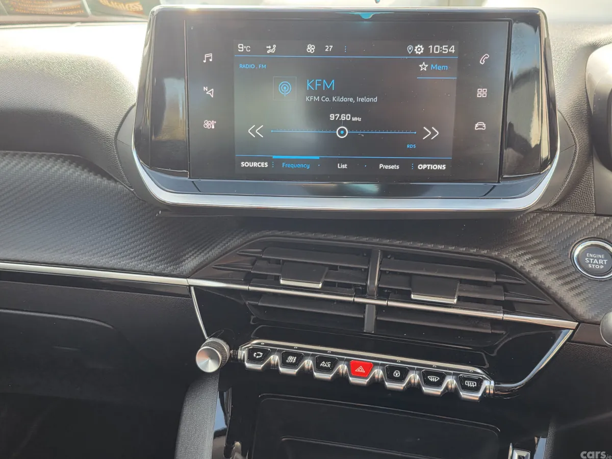 Peugeot 2008 MPV, Diesel, 2022, Grey