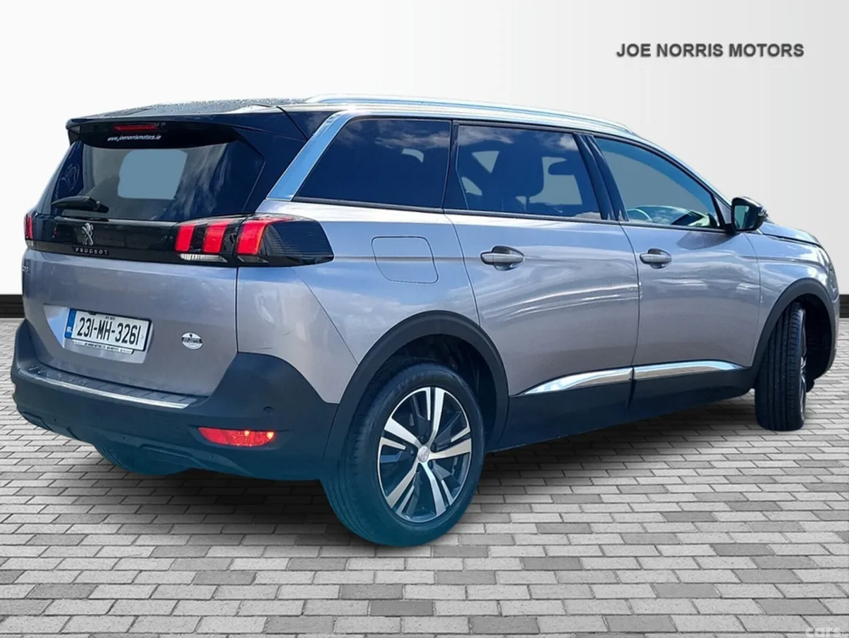 Peugeot 5008 MPV, Diesel, 2023, Grey
