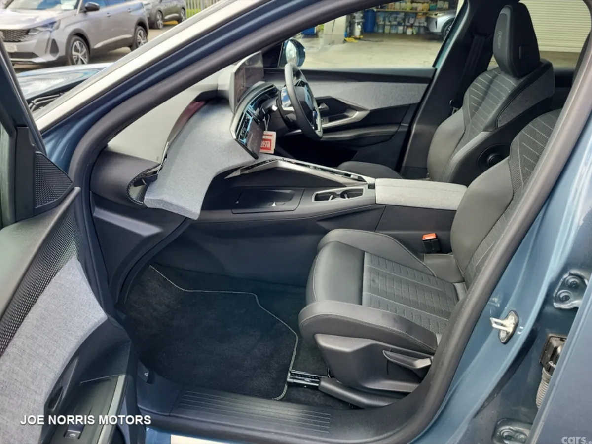 Peugeot 3008 MPV, Electric, 2026, Blue