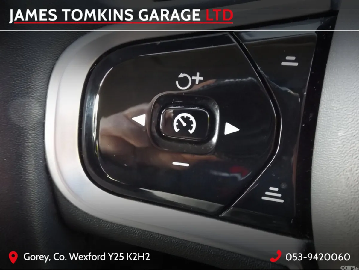 Volvo XC60 Estate, Diesel, 2022, Orange