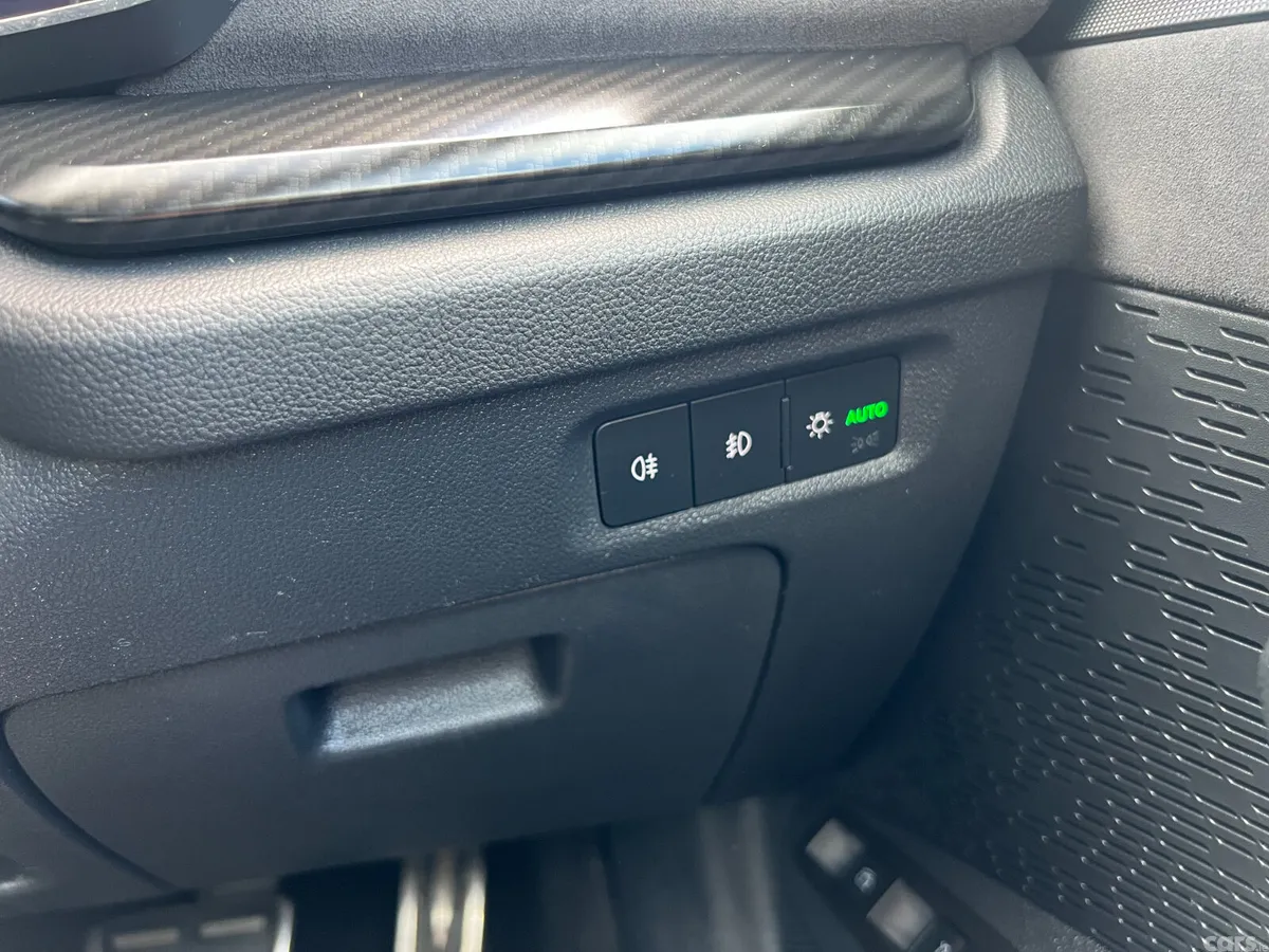 Skoda Octavia Hatchback, Petrol Plug-in Hybrid, 2021, Blue