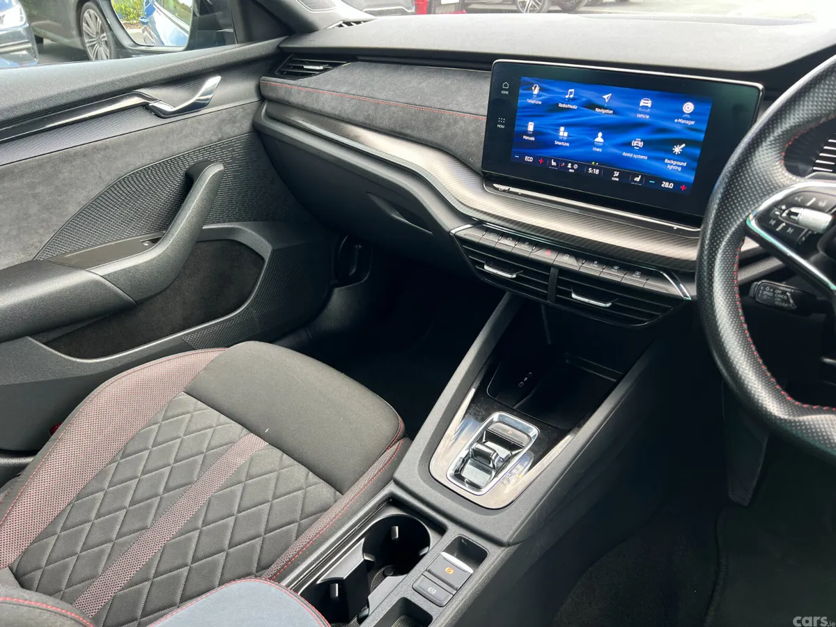 Skoda Octavia Hatchback, Petrol Plug-in Hybrid, 2021, Blue