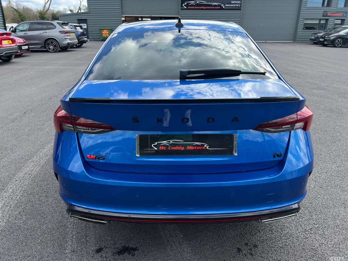Skoda Octavia Hatchback, Petrol Plug-in Hybrid, 2021, Blue