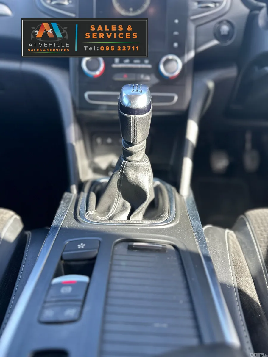 Renault Megane Saloon, Diesel, 2018, Grey