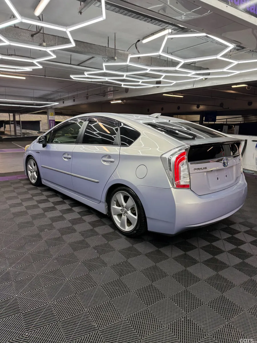 Toyota Prius Saloon, Petrol, 2013, Silver