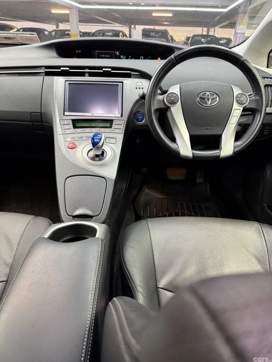 Toyota Prius Saloon, Petrol, 2013, Silver
