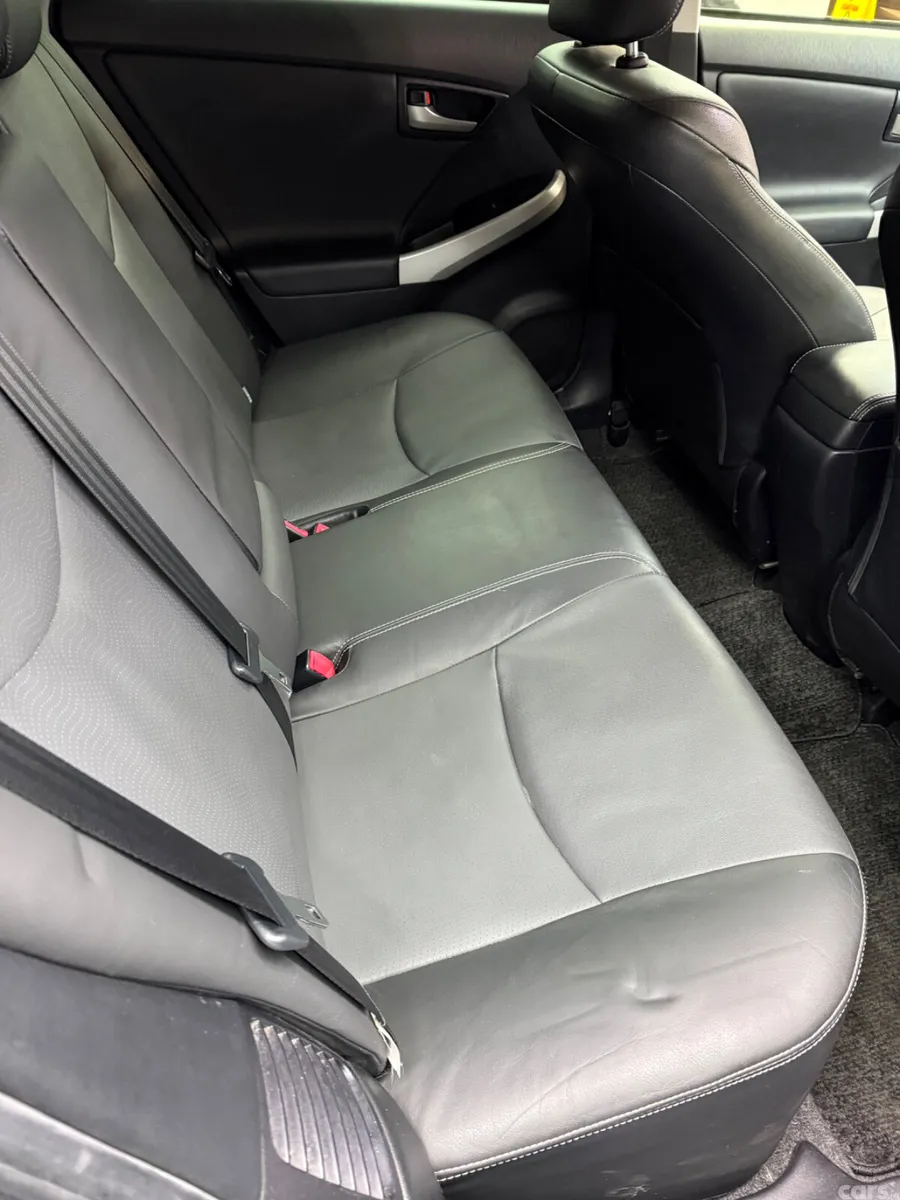 Toyota Prius Saloon, Petrol, 2013, Silver