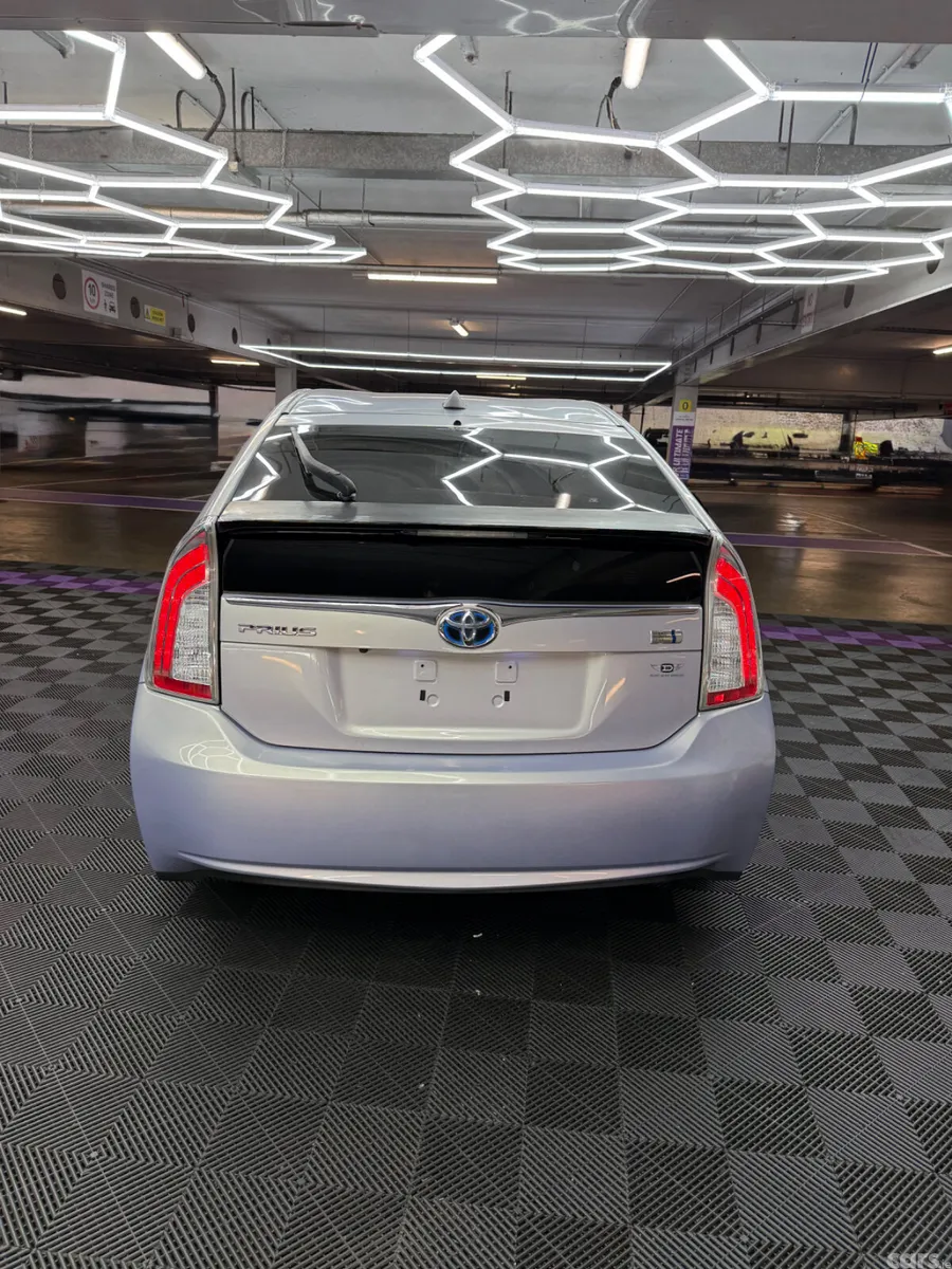 Toyota Prius Saloon, Petrol, 2013, Silver