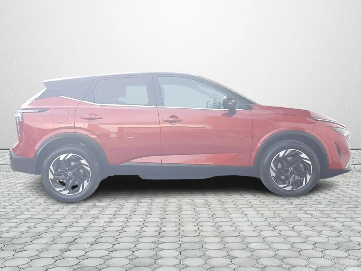 Nissan Qashqai MPV, Petrol, 2025, Red