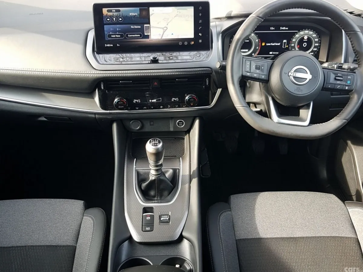 Nissan Qashqai MPV, Petrol, 2025, Red