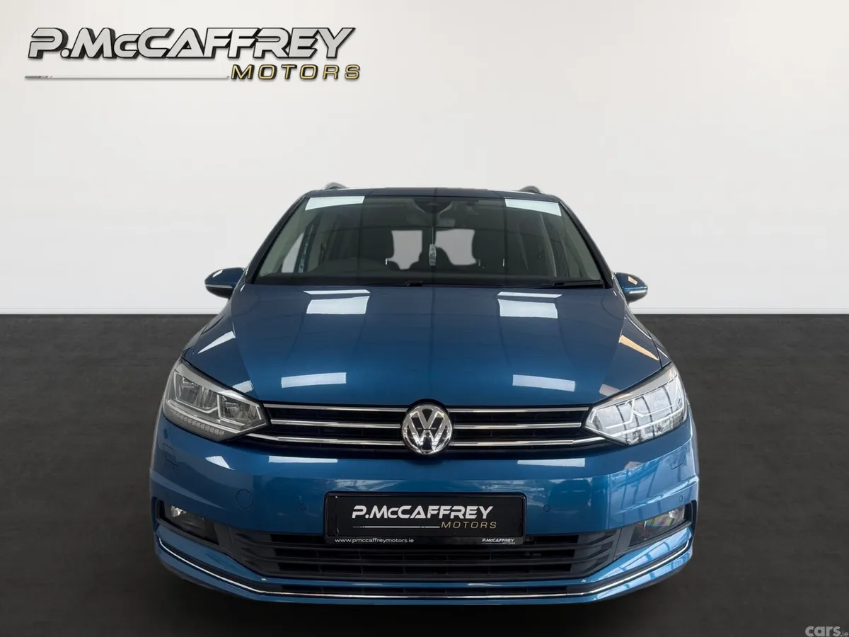 Volkswagen Touran MPV, Diesel, 2019, Blue