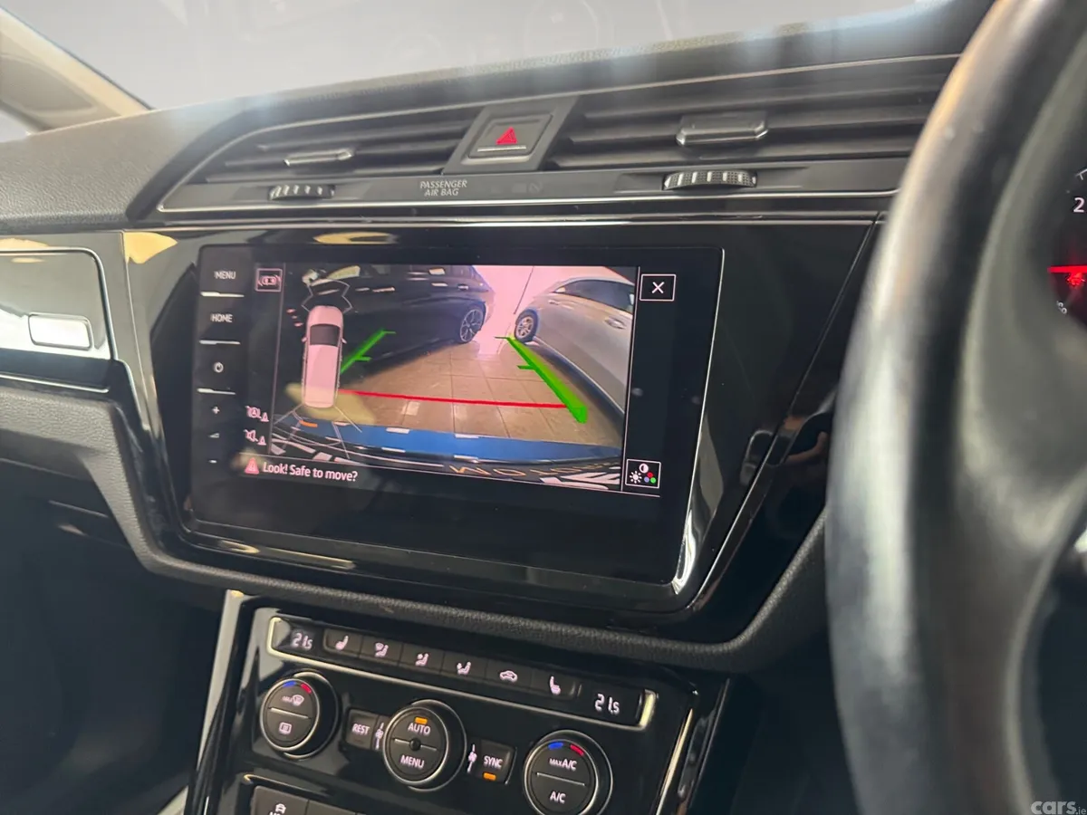 Volkswagen Touran MPV, Diesel, 2019, Blue