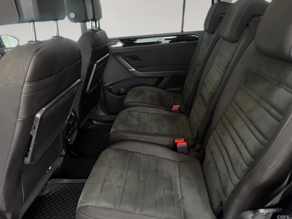Volkswagen Touran MPV, Diesel, 2019, Blue