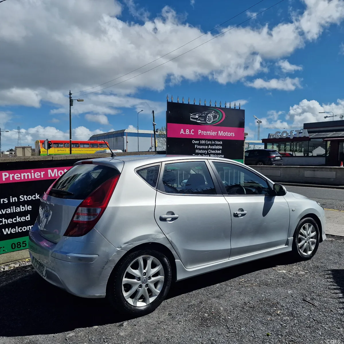 Hyundai i30 Hatchback, Diesel, 2011, Silver
