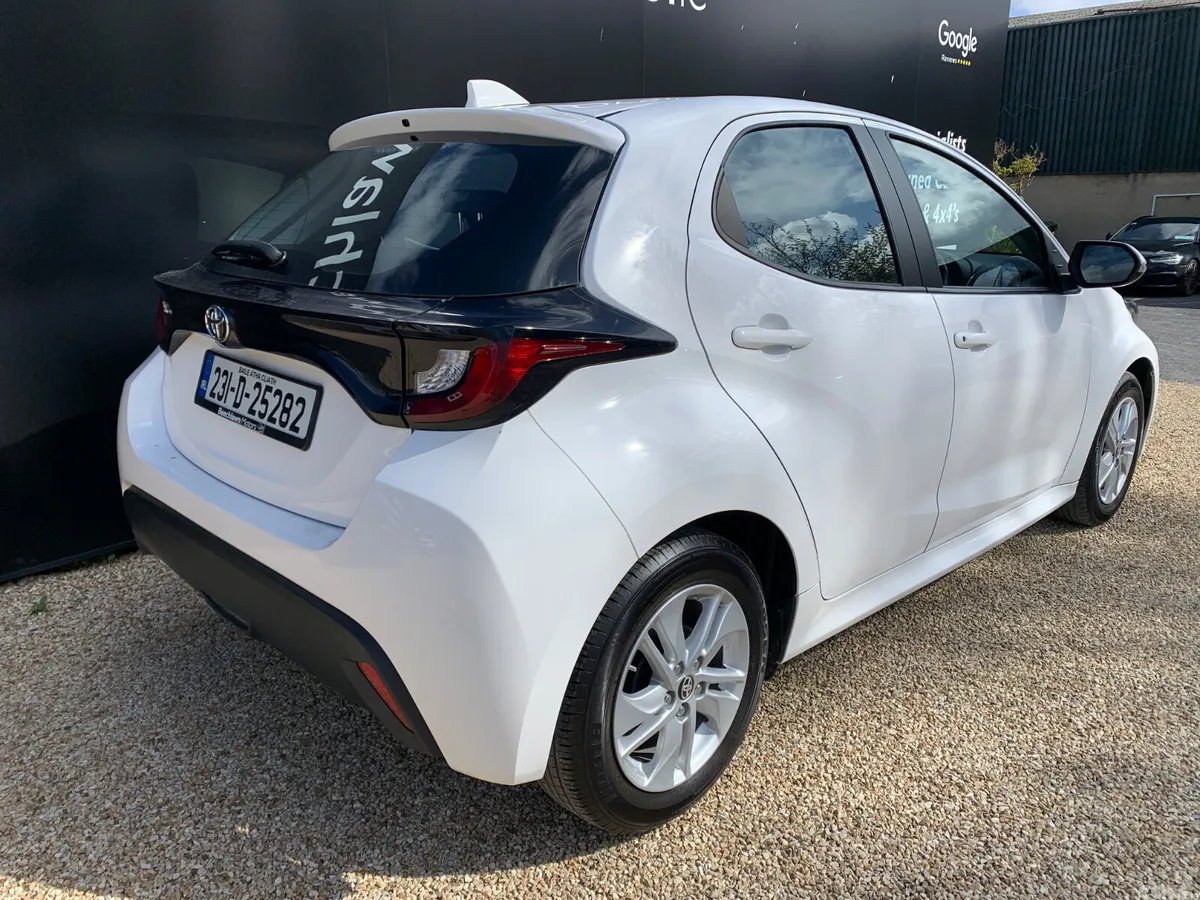 Toyota Yaris Hatchback, Petrol, 2023, White