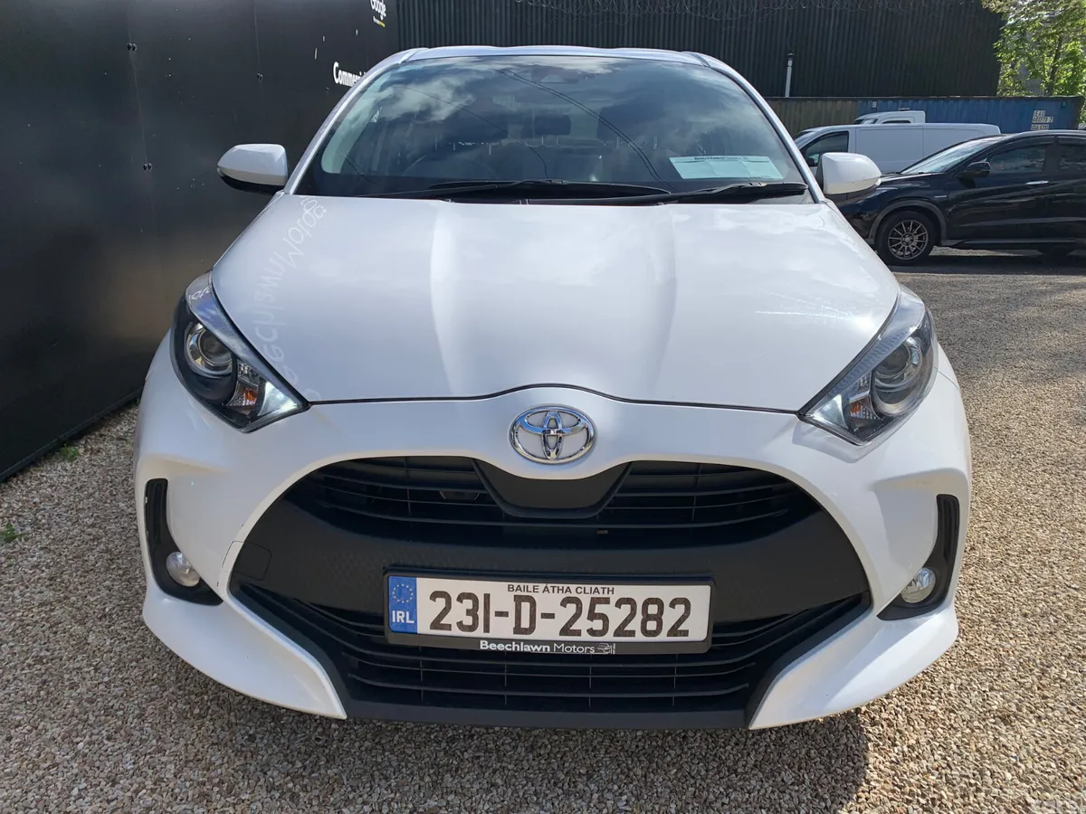 Toyota Yaris Hatchback, Petrol, 2023, White
