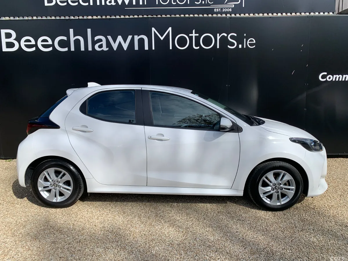 Toyota Yaris Hatchback, Petrol, 2023, White