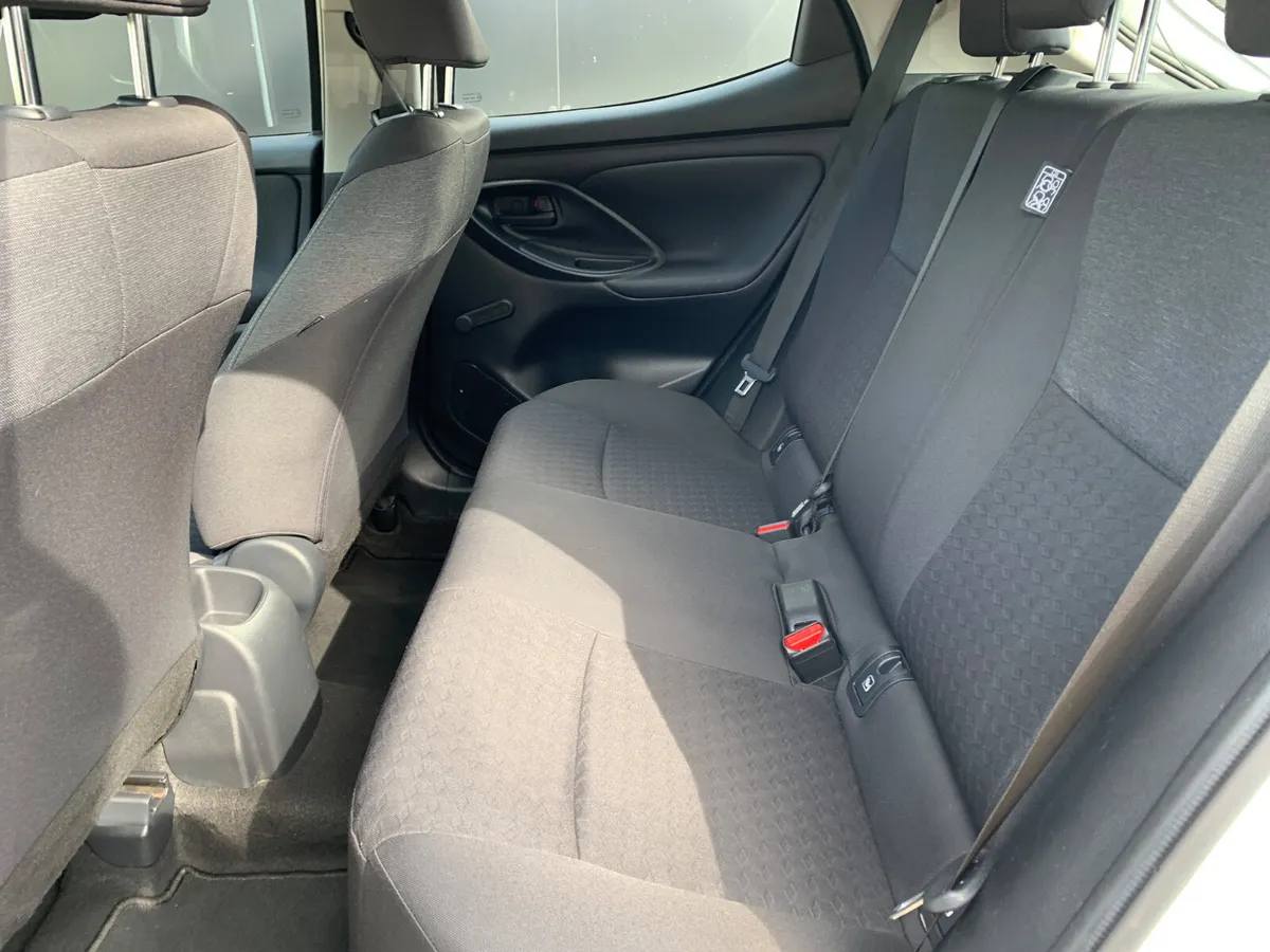 Toyota Yaris Hatchback, Petrol, 2023, White
