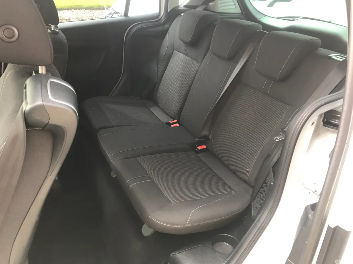 Ford B-Max Hatchback, Petrol, 2014, White