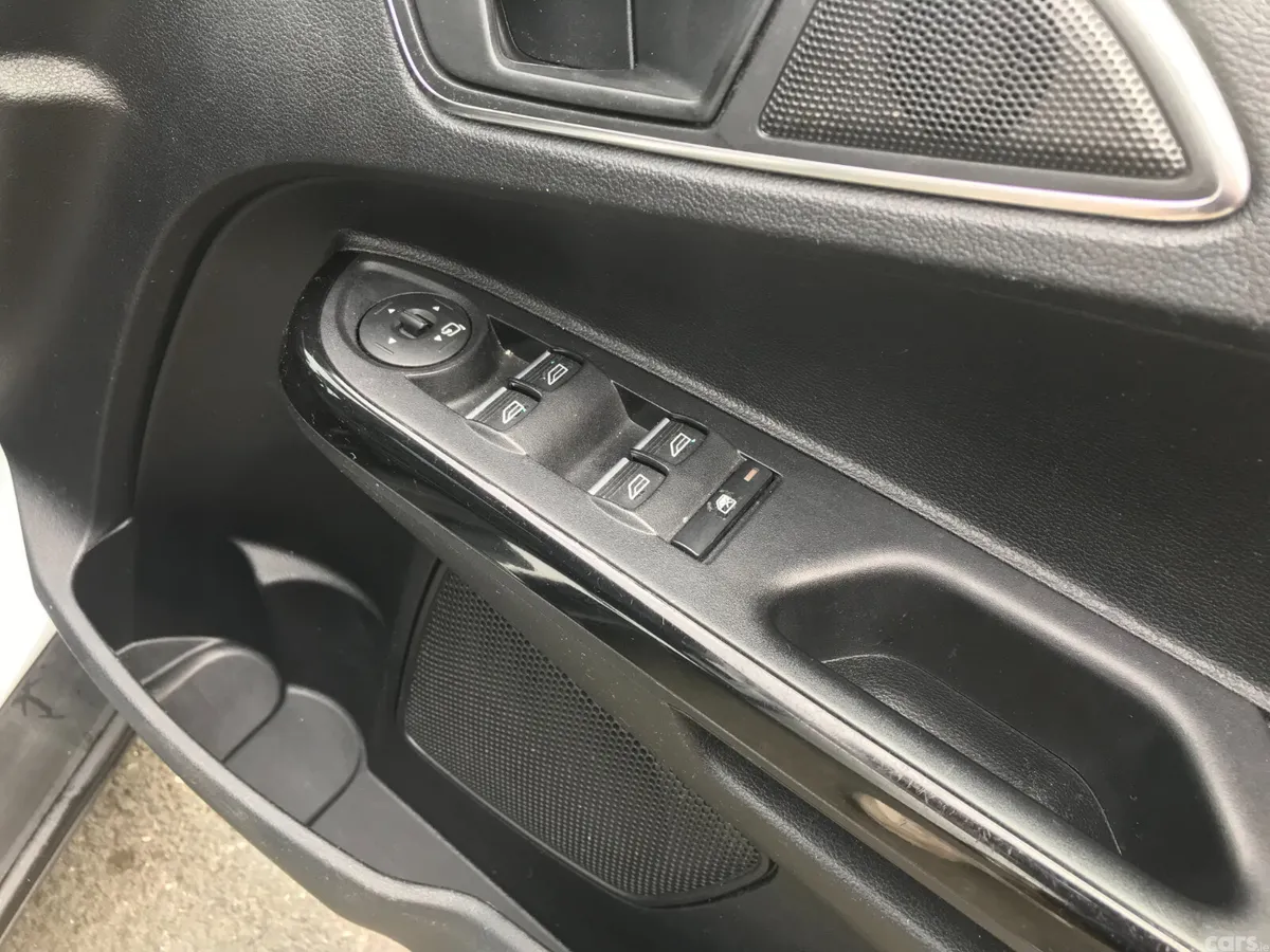 Ford B-Max Hatchback, Petrol, 2014, White