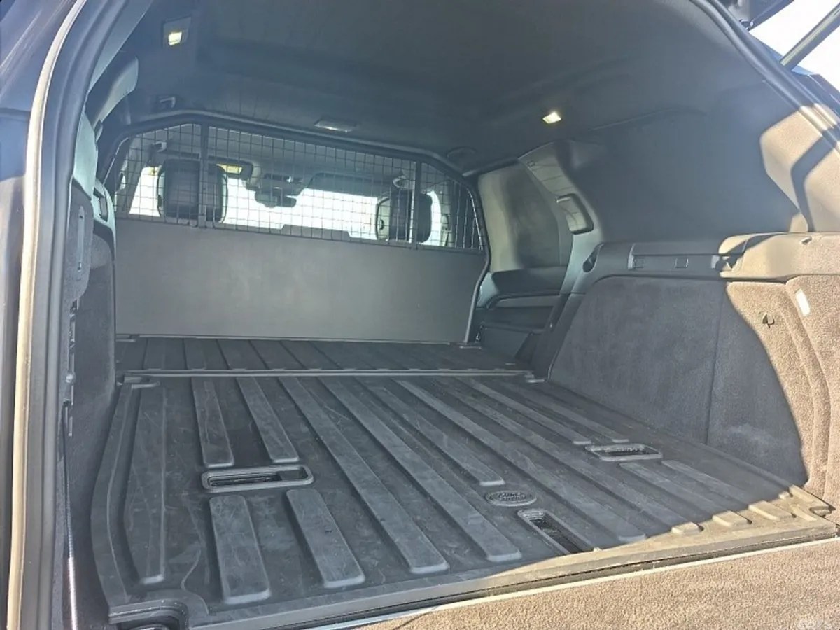 Land Rover Discovery SUV, Diesel, 2024, Grey