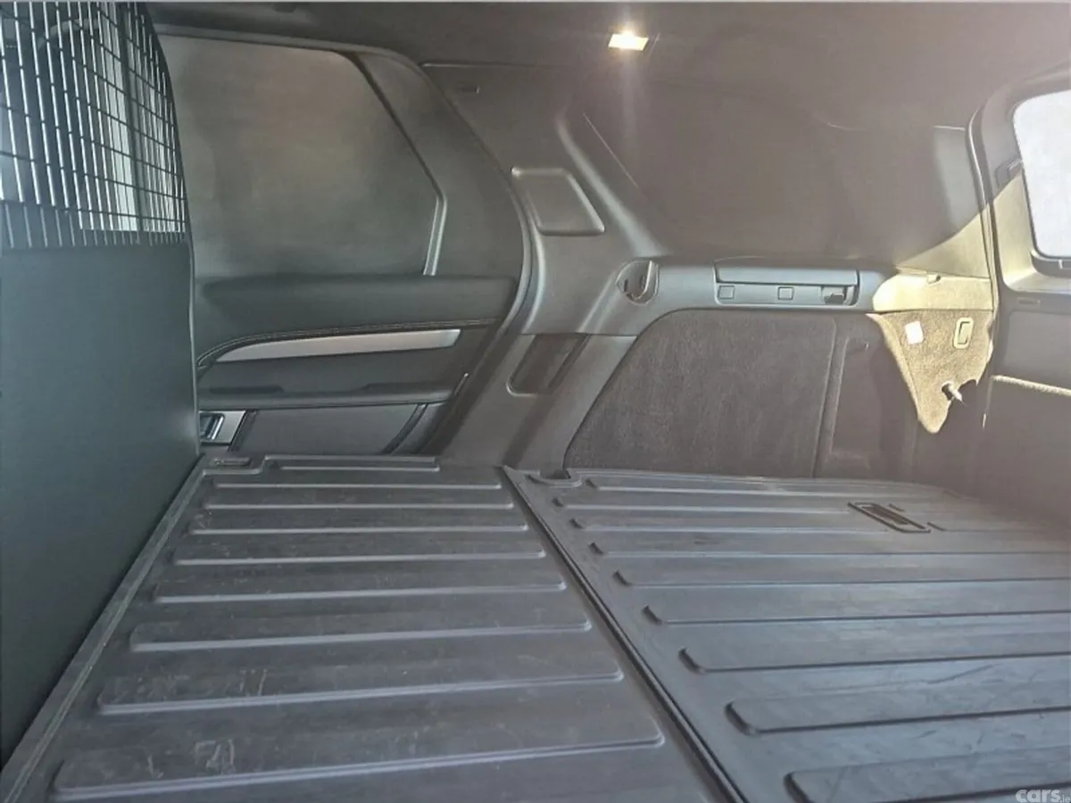 Land Rover Discovery SUV, Diesel, 2024, Grey