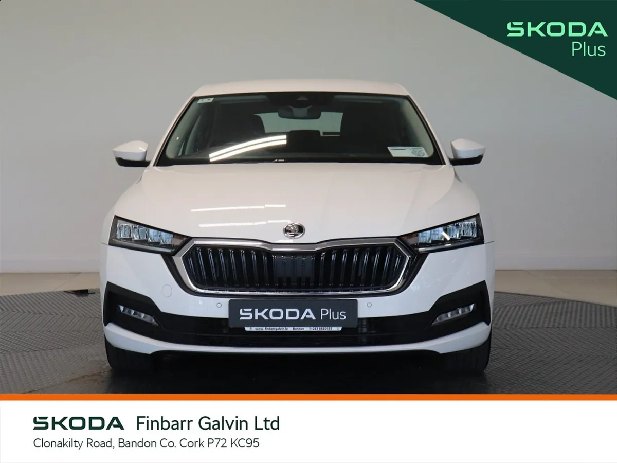 Skoda Octavia Saloon, Diesel, 2023, White