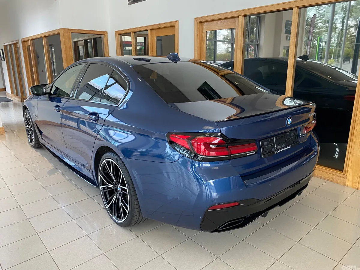 BMW 5-Series Saloon, Petrol Plug-in Hybrid, 2023, Blue