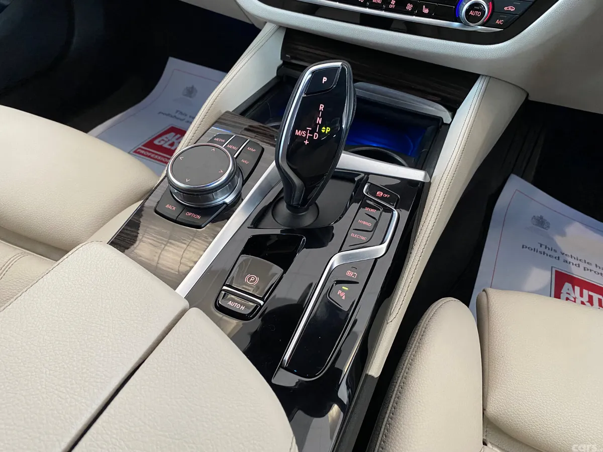 BMW 5-Series Saloon, Petrol Plug-in Hybrid, 2023, Blue