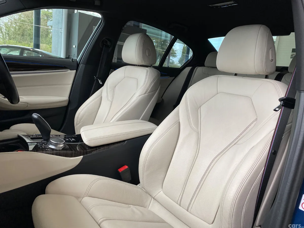 BMW 5-Series Saloon, Petrol Plug-in Hybrid, 2023, Blue
