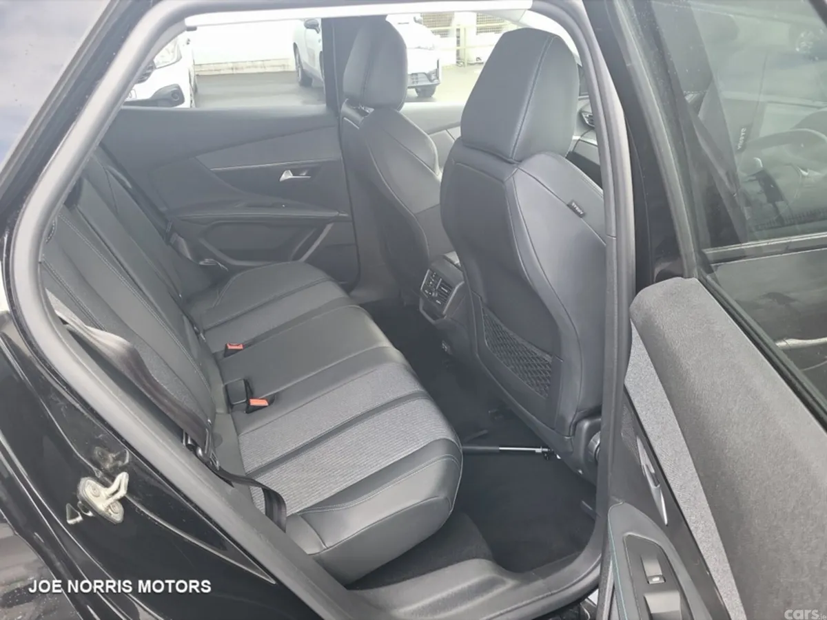 Peugeot 3008 MPV, Diesel, 2021, Black