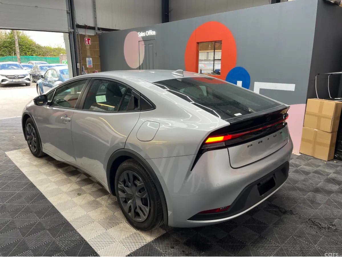 Toyota Prius Saloon, Petrol Hybrid, 2025, Silver