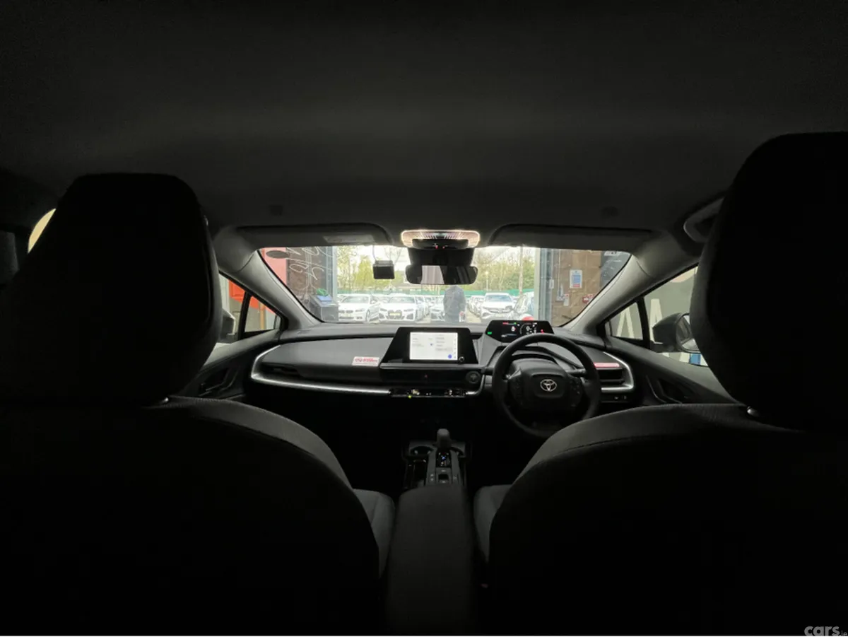 Toyota Prius Saloon, Petrol Hybrid, 2025, Silver