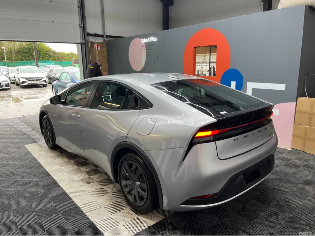 Toyota Prius Saloon, Petrol Hybrid, 2025, Silver
