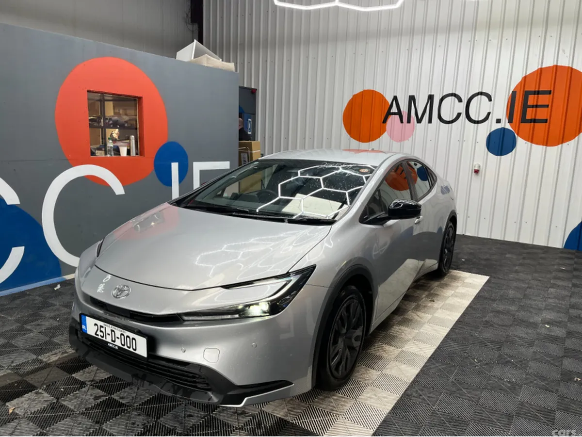 Toyota Prius Saloon, Petrol Hybrid, 2025, Silver