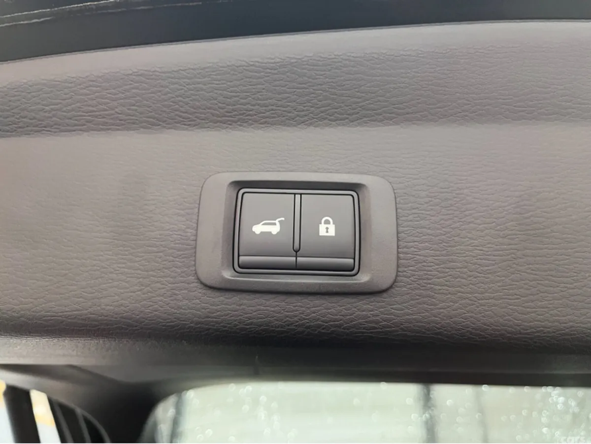 Mitsubishi Outlander SUV, Petrol Plug-in Hybrid, 2024, Black