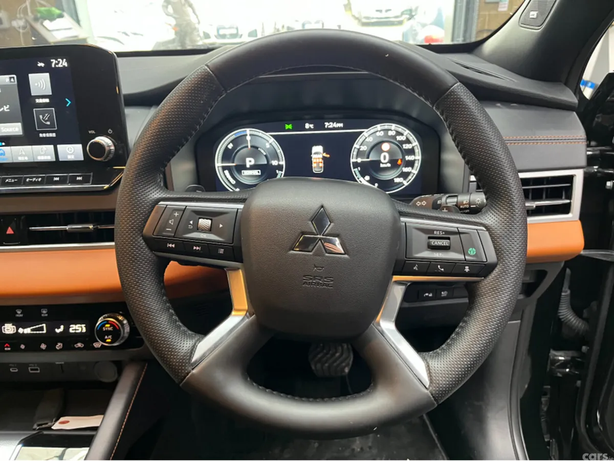 Mitsubishi Outlander SUV, Petrol Plug-in Hybrid, 2024, Black