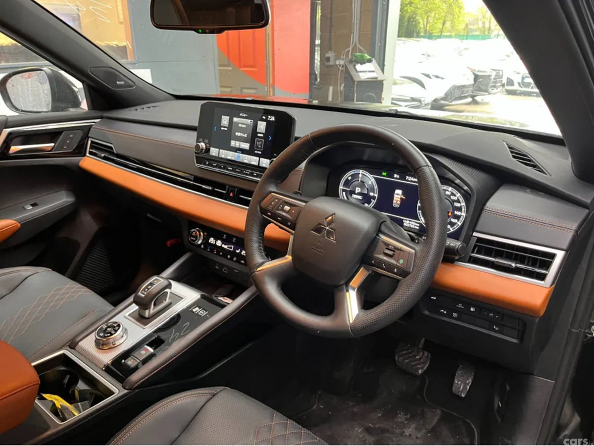 Mitsubishi Outlander SUV, Petrol Plug-in Hybrid, 2024, Black