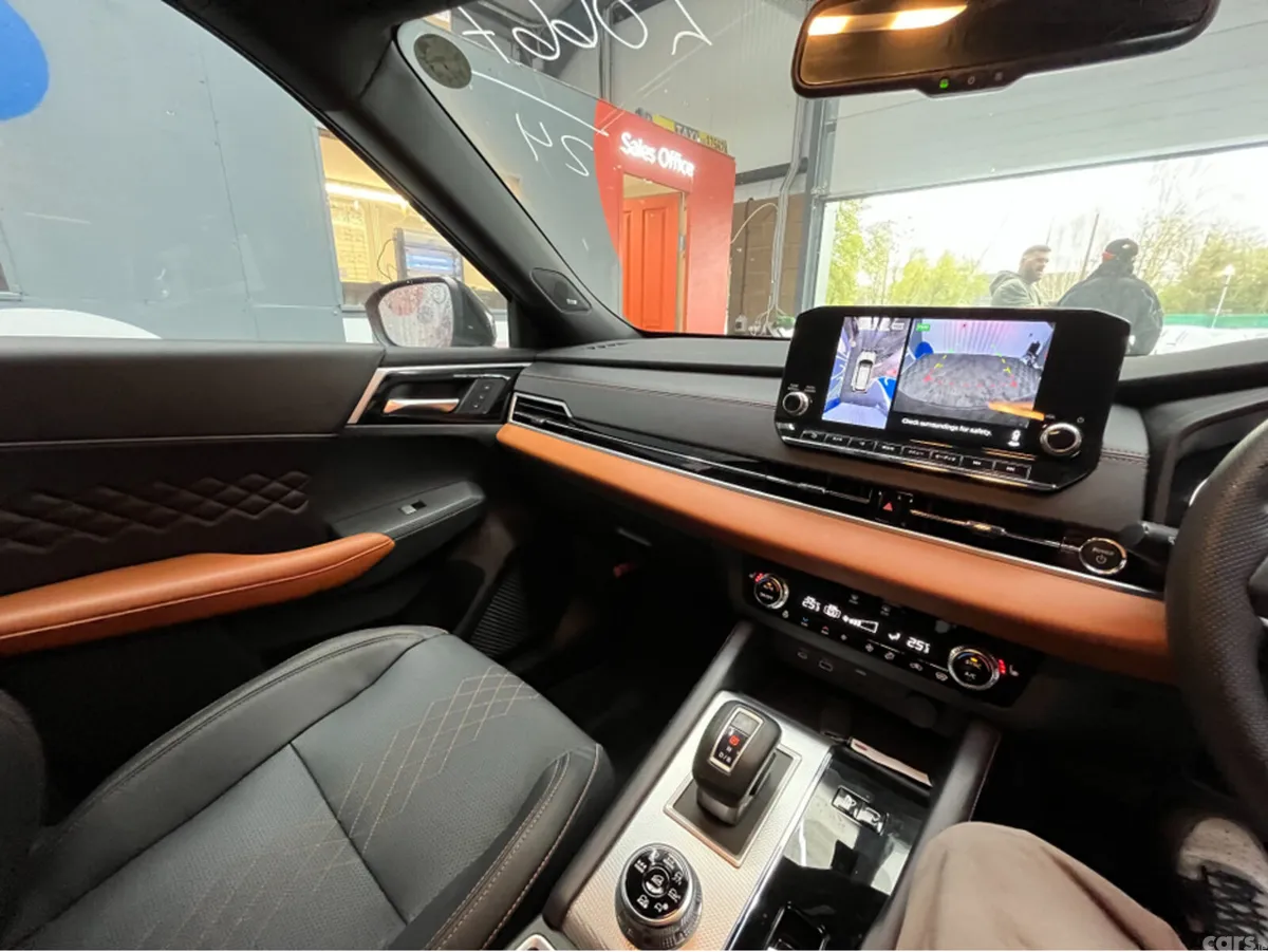 Mitsubishi Outlander SUV, Petrol Plug-in Hybrid, 2024, Black